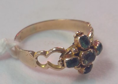 Lot 45 - Emerald ring