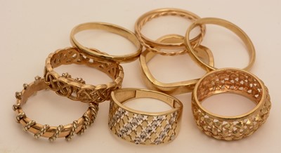 Lot 53 - Nine gold rings