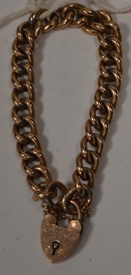 Lot 48 - A 9ct yellow gold charm bracelet