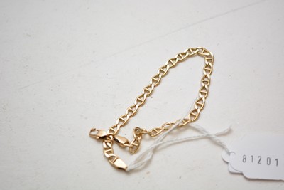 Lot 92 - A 9ct gold bracelet