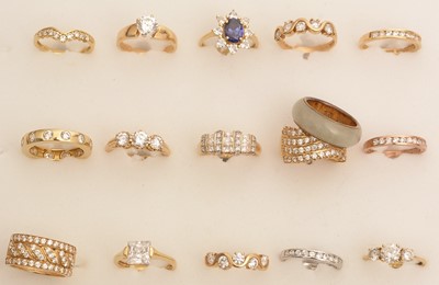 Lot 121 - A large selection of 14ct gold rings