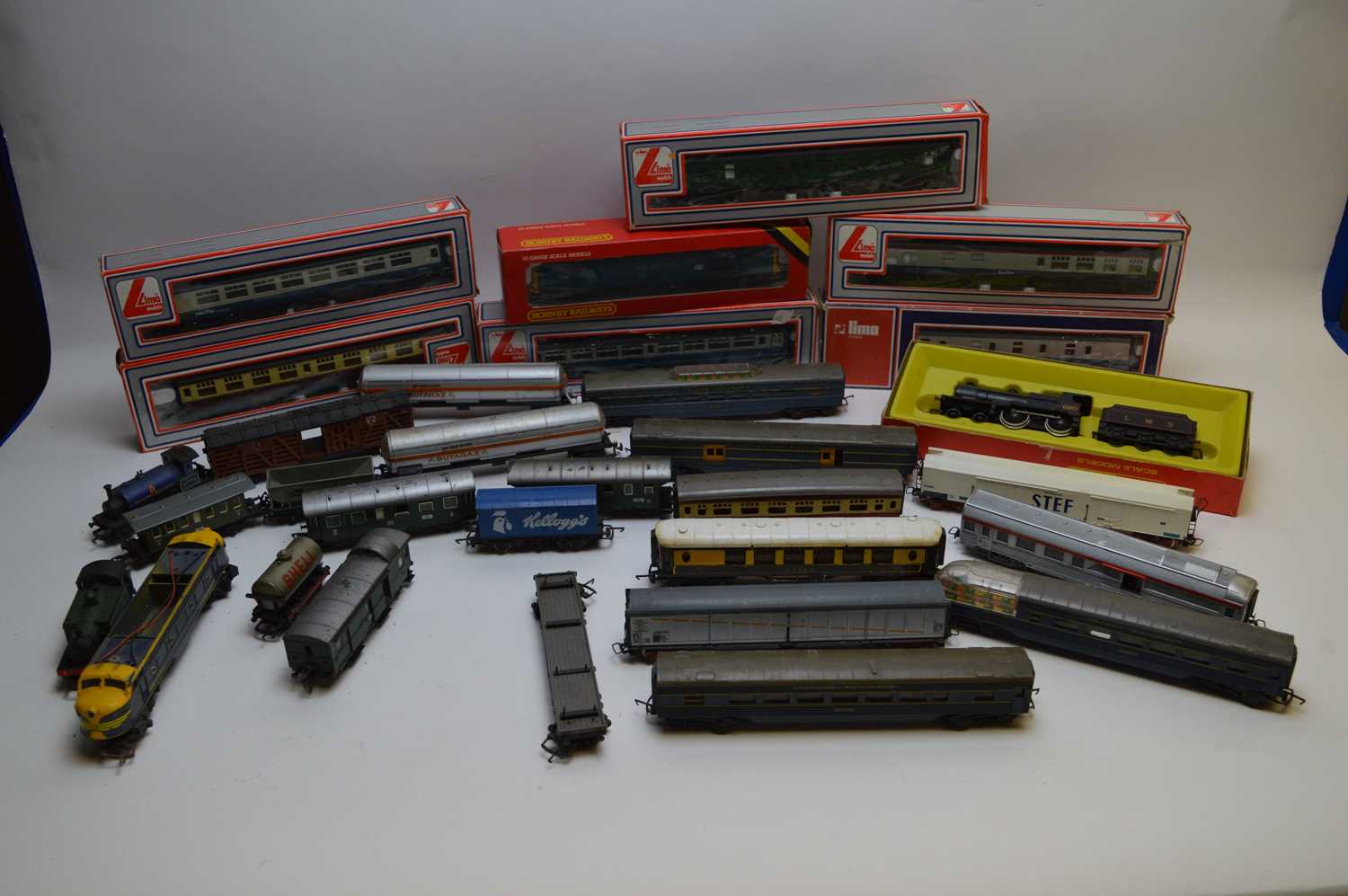 Lot 280 - Hornby, Lima and Triang model trains