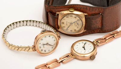 Lot 195 - Three 9ct gold cased watches