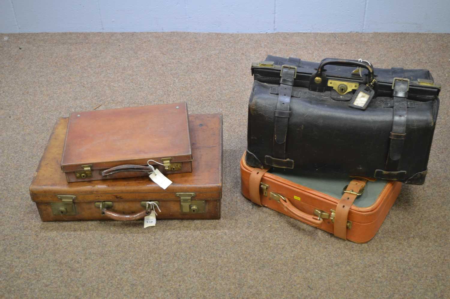 Lot 533 - Vintage luggage