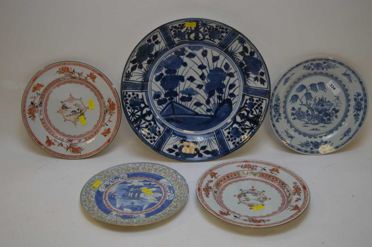 Lot 334 - Chinese plates