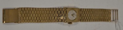 Lot 42 - An Accurist 9ct yellow gold cocktail watch