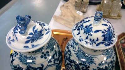 Lot 381 - Chinese blue & white vases