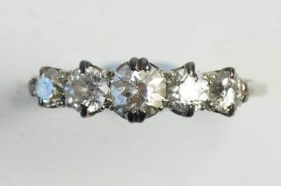 Lot 34 - Five stone diamond ring