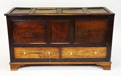 Lot 806 - 19th Century oak mule chest