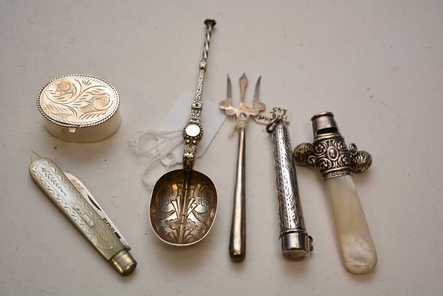 Lot 79 - A selection of objects of vertu