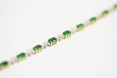Lot 39 - Emerald and diamond bracelet