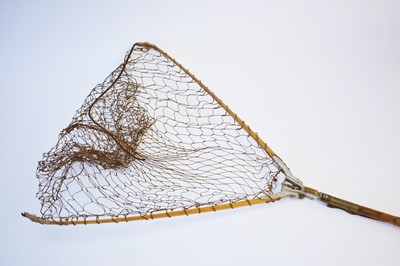 Lot 701 - Vintage Hardys folding landing net.