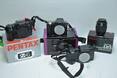 Lot 874 - A Pentax DL2 digital camera.