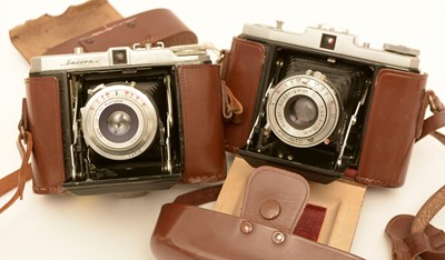 Lot 882 - Two cameras.