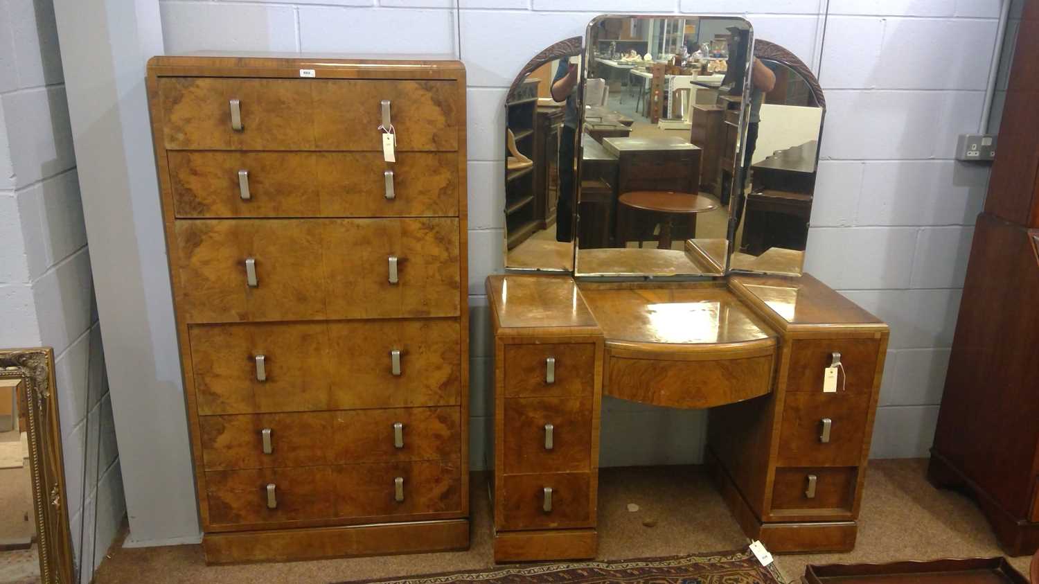 Lot 553 - 1930's chest of drawers and dressing table.