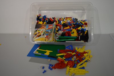 Lot 1304 - Box assorted Lego c 1980.