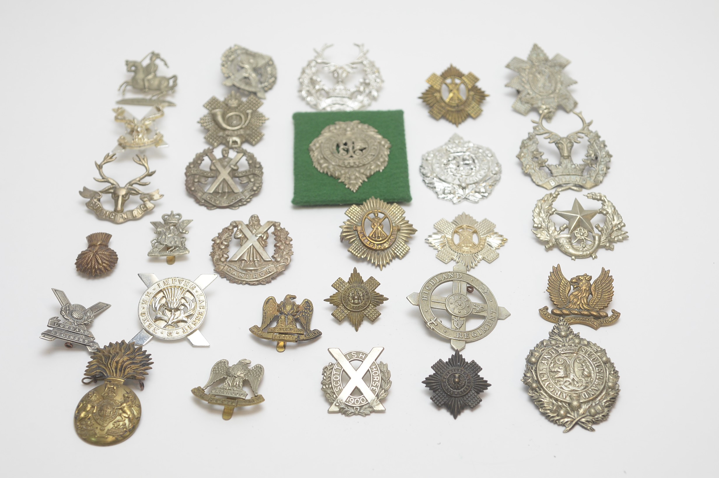 Lot 1018 - Collection of Scottish regimental cap