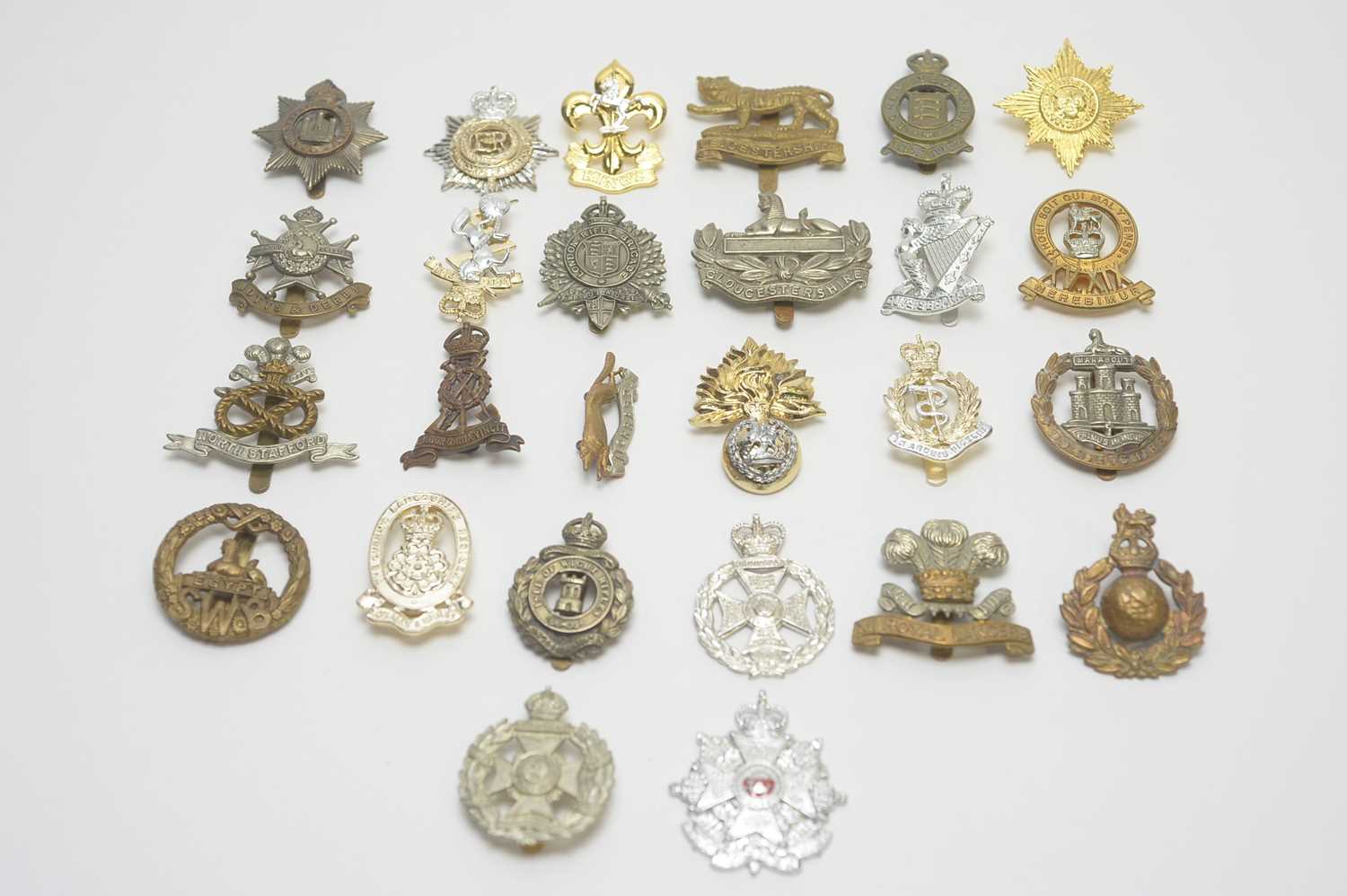 Lot 1007 - Collection of regimental cap badges