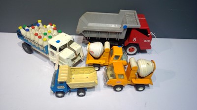 Lot 1146 - Tri-ang, Tonka and other trucks.