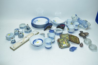 Lot 350 - Miscellaneous Chinese and other Asian porcelain.