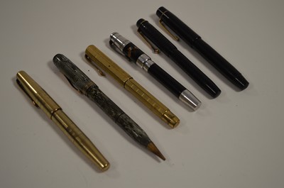 Lot 645 - A selection of fountain pens