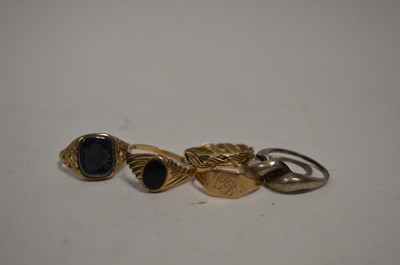 Lot 83 - Five gold rings