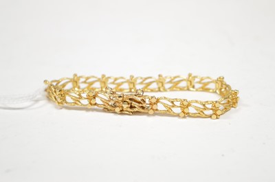 Lot 85 - A 9ct gold bracelet