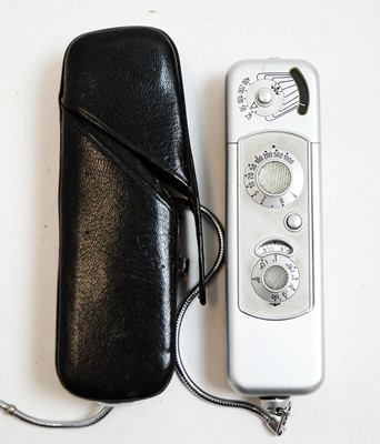 Lot 638 - A Minox Wetzlar miniature camera; Complan lens, leather case.