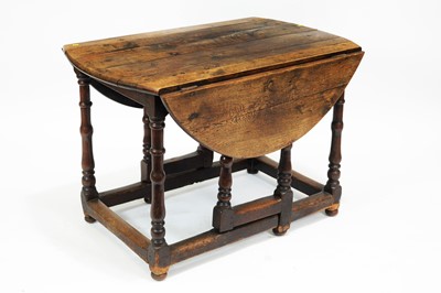 Lot 854 - 18th Century oak gateleg table