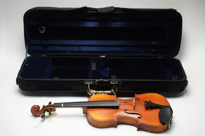 Lot 709 - Full size student violin cased