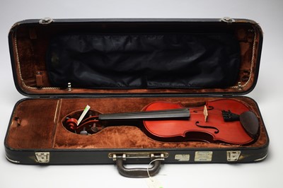 Lot 711 - Stentor Student I violin