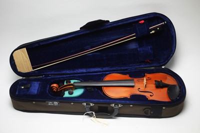 Lot 713 - Stentor 3/4 size student violin
