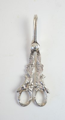 Lot 191 - Israel Freeman & Son Ltd silver grape scissors