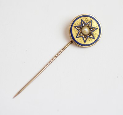 Lot 46 - A Victorian tie pin
