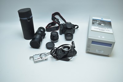 Lot 147 - Quantity of camera equipment.