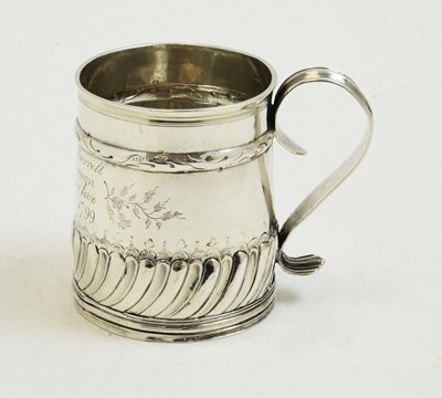 Lot 215 - Queen Anne silver mug, by Robert Shrive