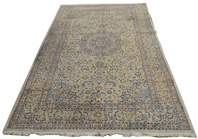 Lot 659 - Kashan carpet