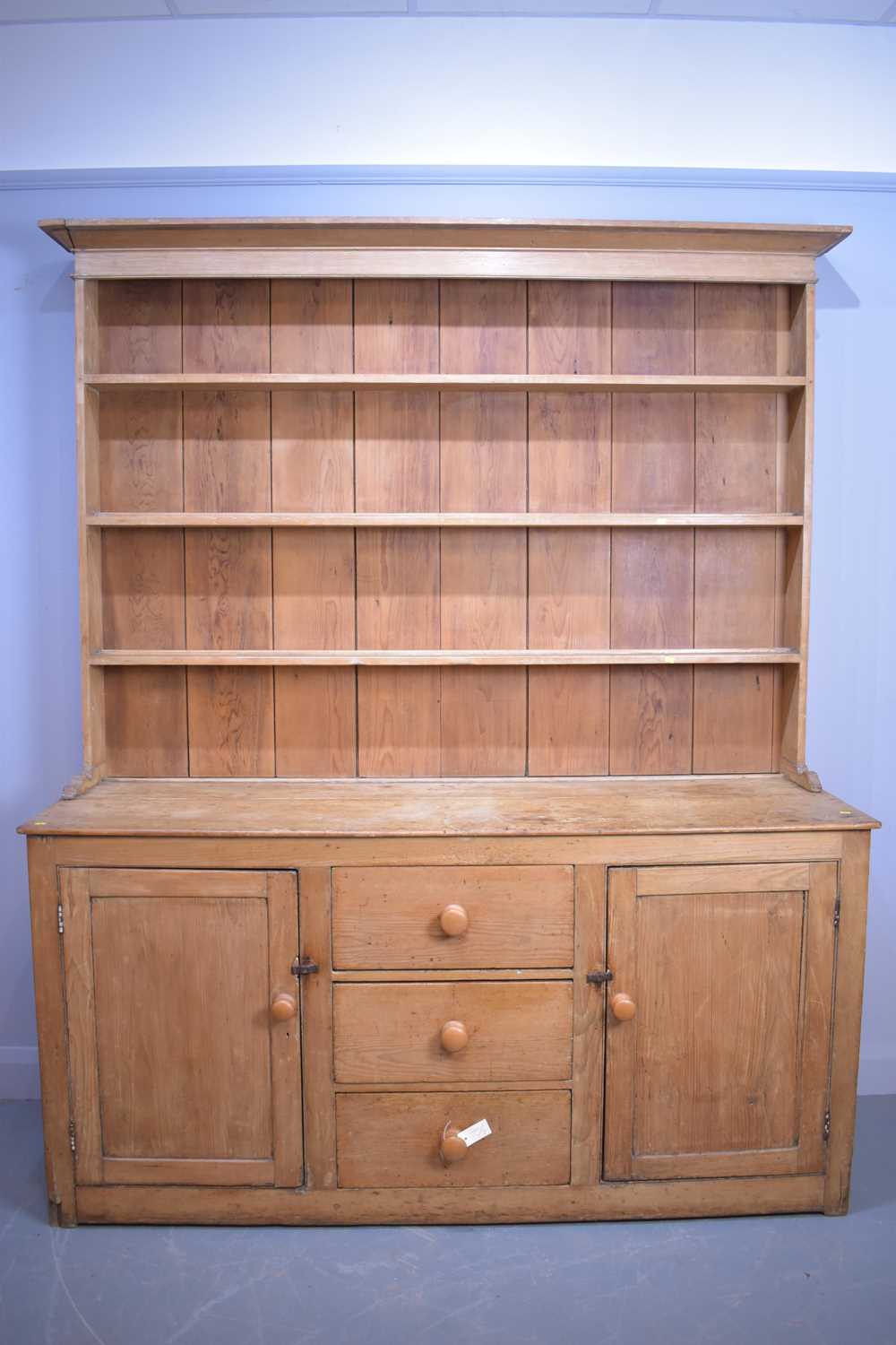 Lot 485 - Pine dresser