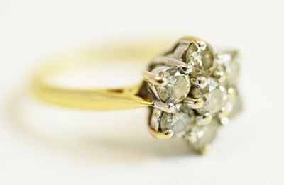 Lot 75 - A diamond cluster ring