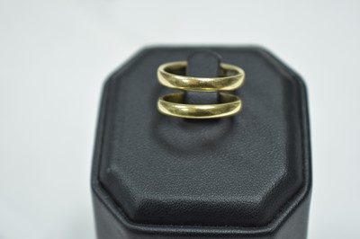 Lot 67 - Two 18ct gold wedding bands