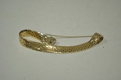 Lot 62 - 9ct yellow gold bracelet