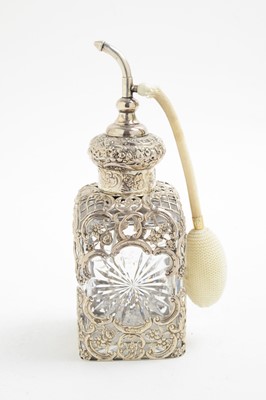 Lot 175 - Victorian silver mounted cut glass scent bottle