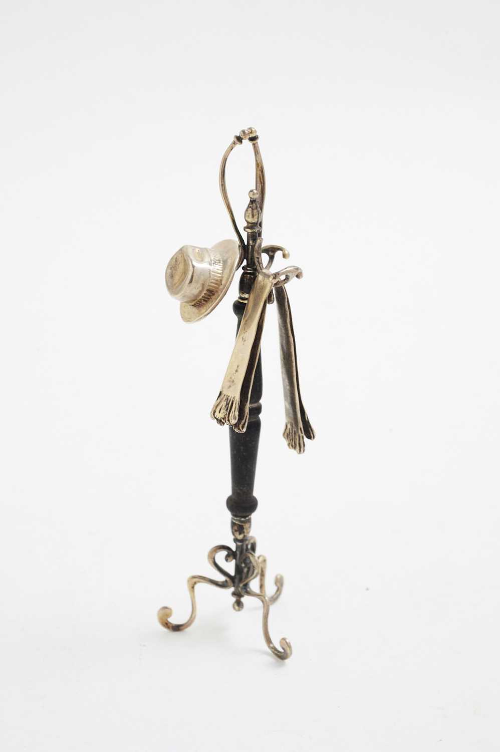 Lot 194 - Miniature hat and coat stand