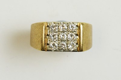 Lot 13 - Gentleman's diamond dress ring