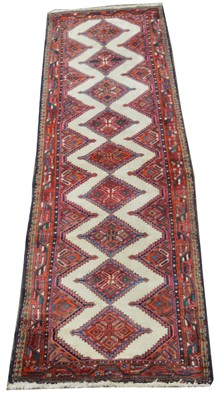 Lot 717 - Sarab runner