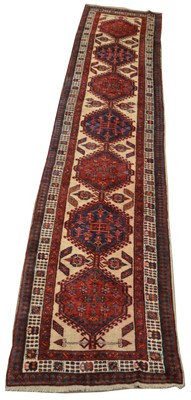 Lot 726 - Sarab runner