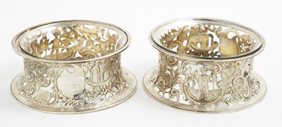 Lot 137 - A pair of silver dish rings by Daniel & John Wellby