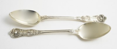 Lot 153 - A pair of silver gravy spoons, by Mary Chawner