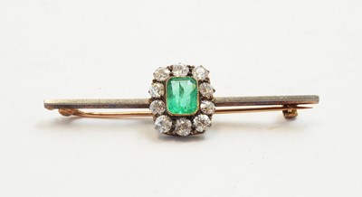 Lot 3 - Emerald and diamond cluster bar brooch