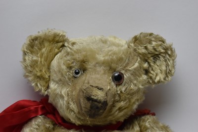 Lot 1091 - An early plush teddy bear, probably Steiff.
